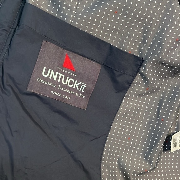 Untuckit Woman’s Puffer Vest Quilted Navy Blue Size Small - Picture 7 of 9